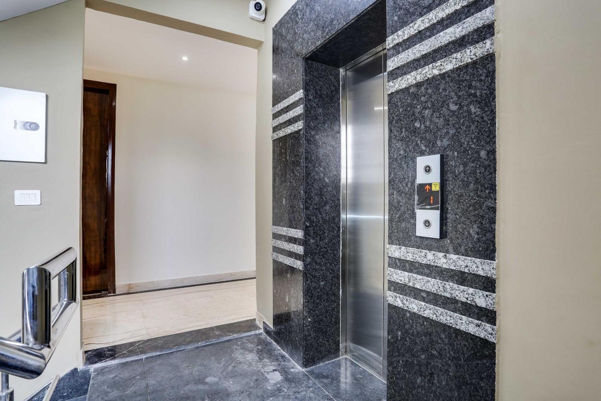 Townhouse The Adore Inn Gurgaon Exterior foto